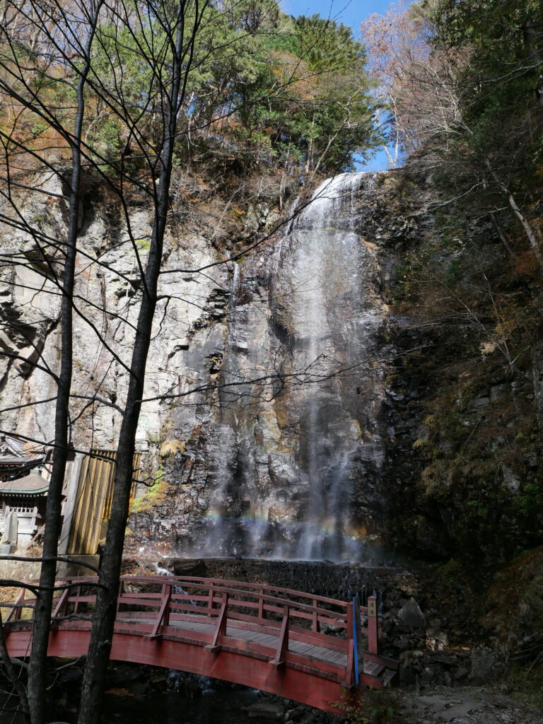 御嶽山　清滝　11月