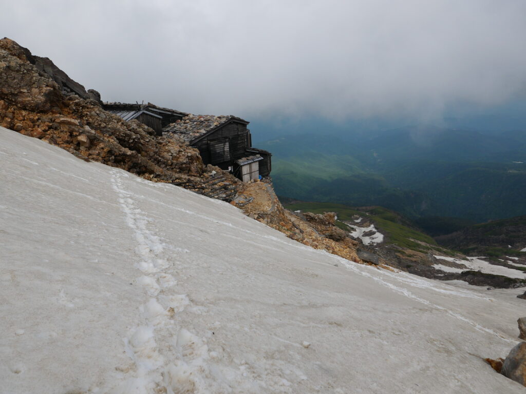 御嶽山　石室山荘　６月