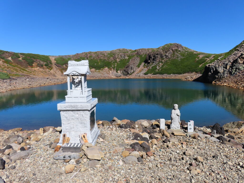 御嶽山 三ノ池龍神社